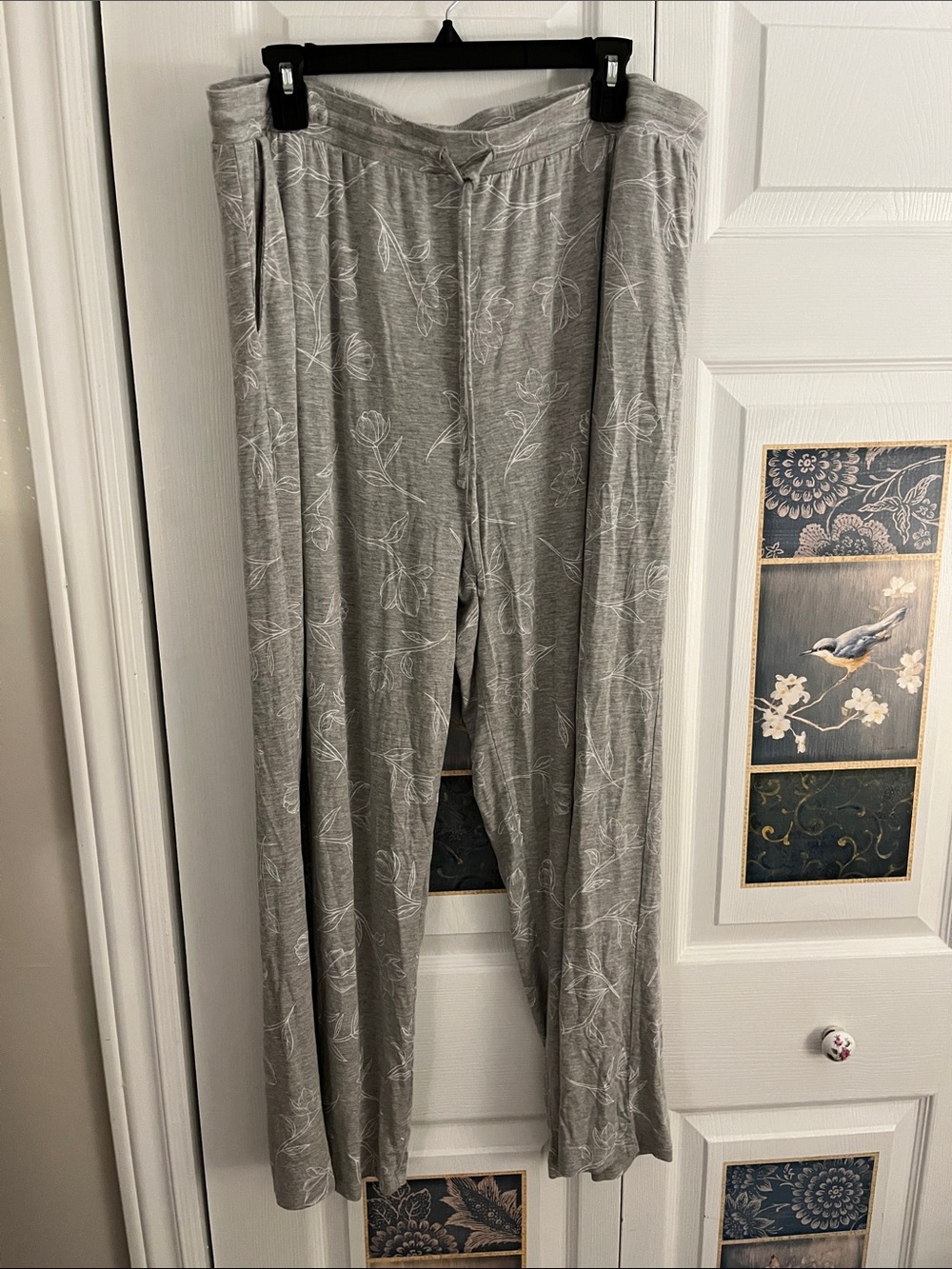 La Vie En Rose Gray Floral Lounge Pants